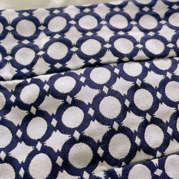 Banana Republic Hampton Fit NWOT Navy Blue & White Polka Dot Shorts, Size 12 - Picture 5 of 15